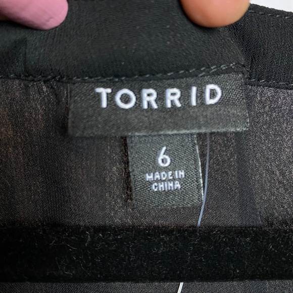 NWT Torrid Plus Size Crinkled Chiffon Black Embroidered Long Sleeve Blouse 6X - Picture 4 of 11